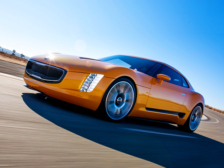 GT4 Stinger edestä 2