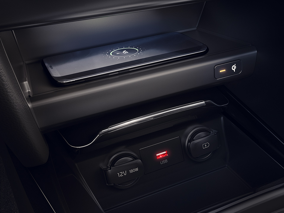 Kia Ceed Sportswagon Plug-in Hybrid Draadloze smartphone-oplader en usb-oplaadpoort achteraan