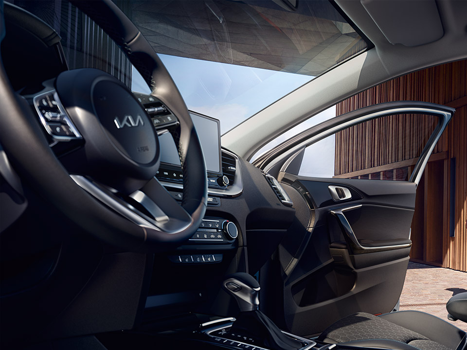Habitacle axé sur le conducteur de l’hybride rechargeable Kia Ceed Sportswagon
